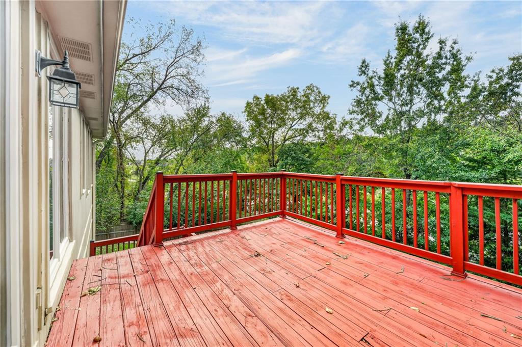 7312 N Strathbury Avenue Property Photo 9