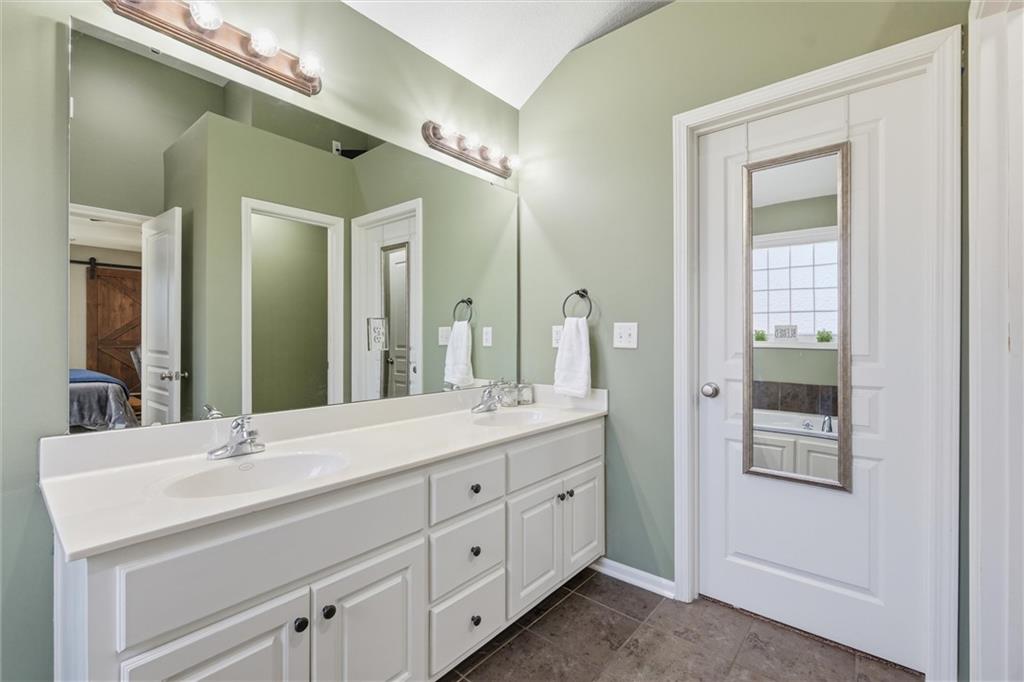 12113 Pebble Beach Drive Property Photo 20