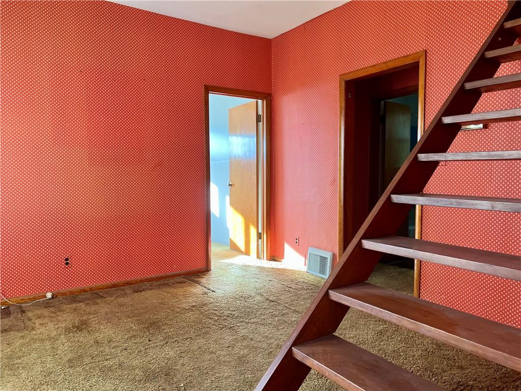 527 Sheidley Street Property Photo 32