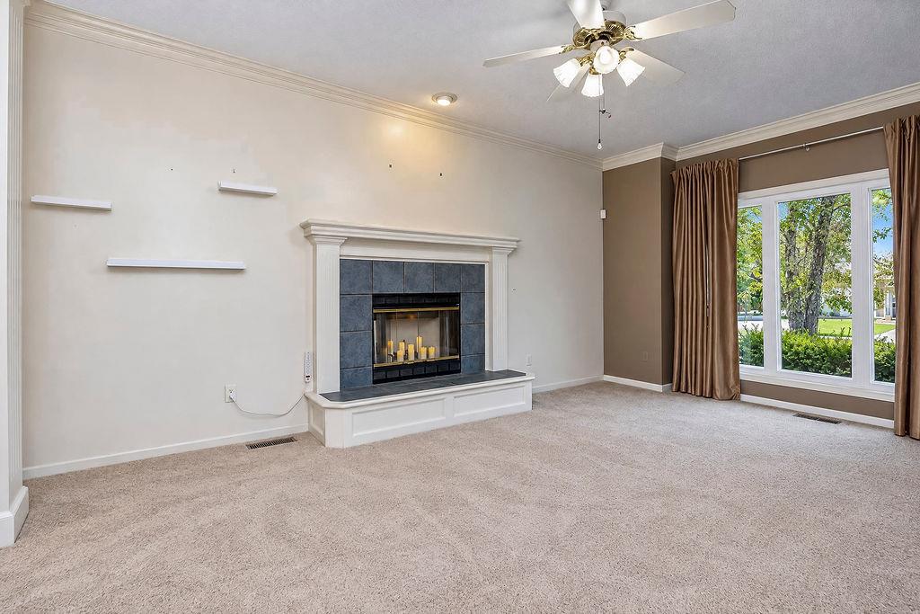 9921 N Highland Place Property Photo 2