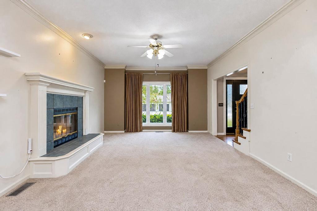 9921 N Highland Place Property Photo 3