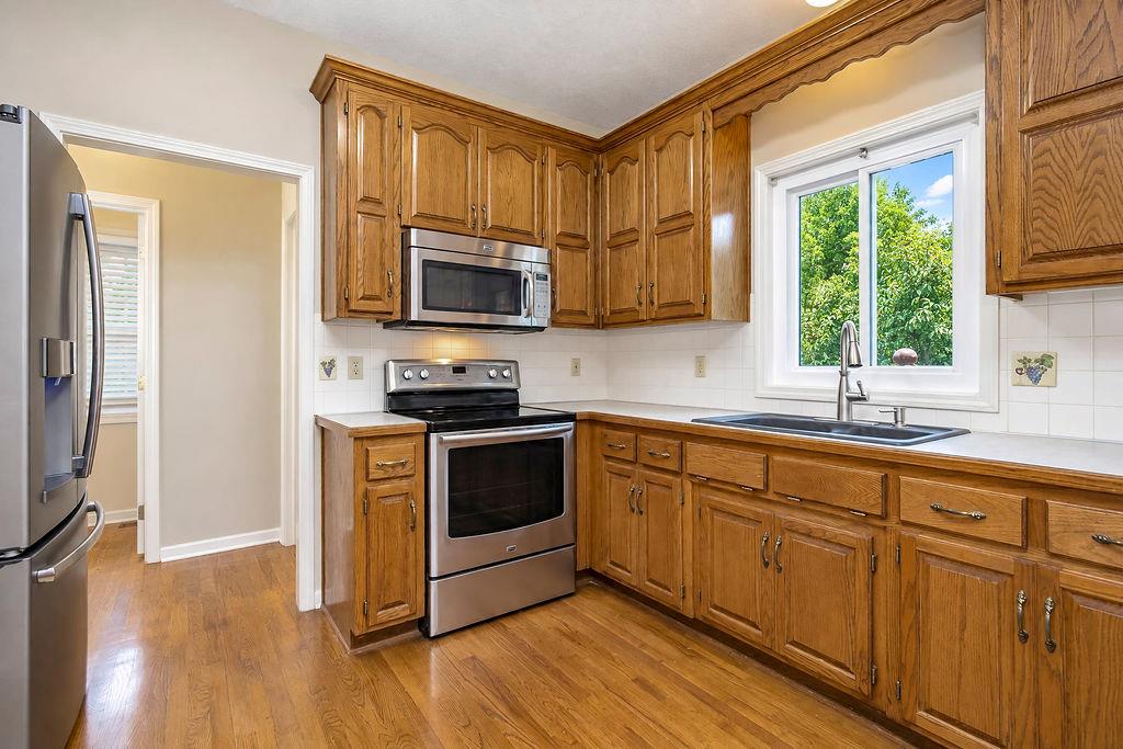 9921 N Highland Place Property Photo 6