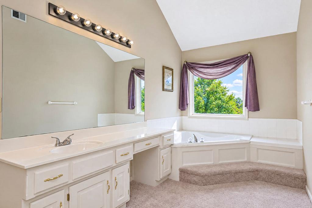 9921 N Highland Place Property Photo 15
