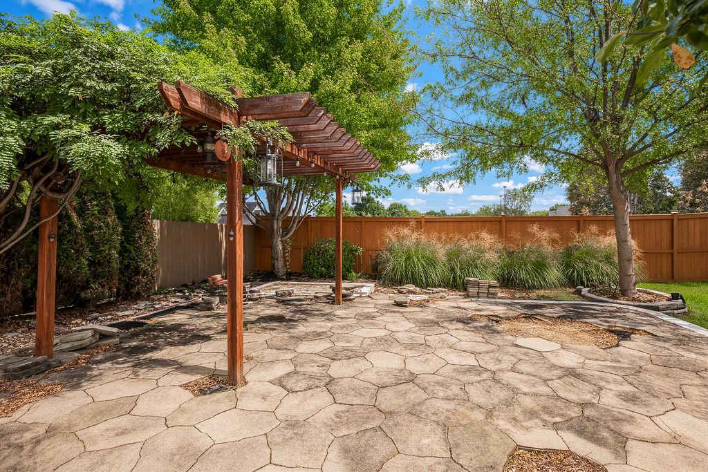 9921 N Highland Place Property Photo 33