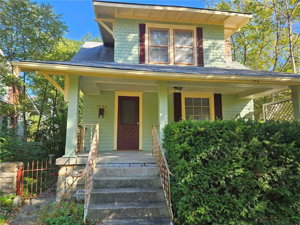 1733 S Crescent Avenue Property Photo 1