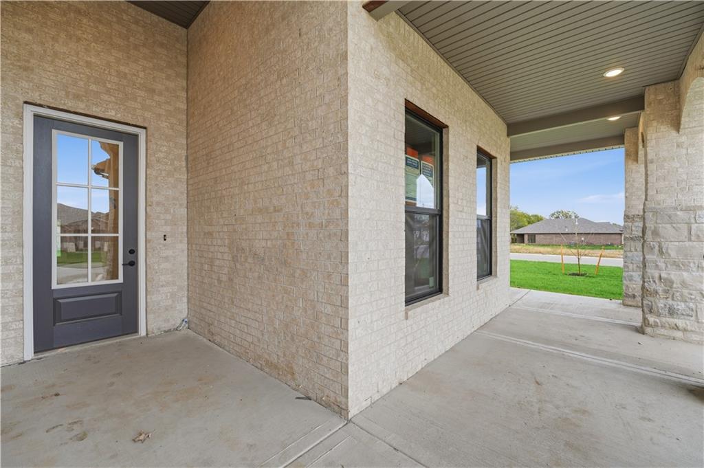 18520 W 195th Street Property Photo 6