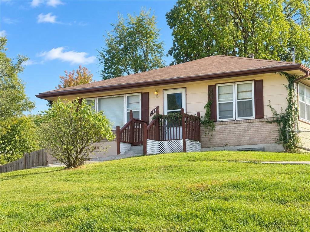 5611 Inland Drive Property Photo 1