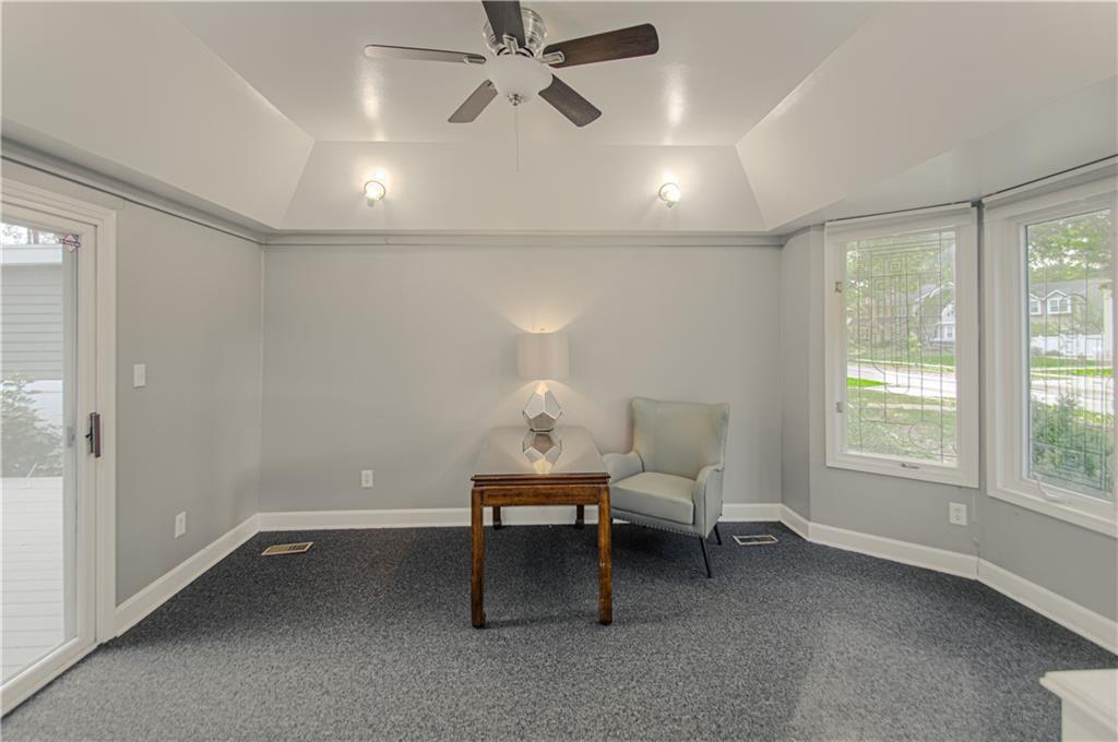7301 Summit Street Property Photo 5