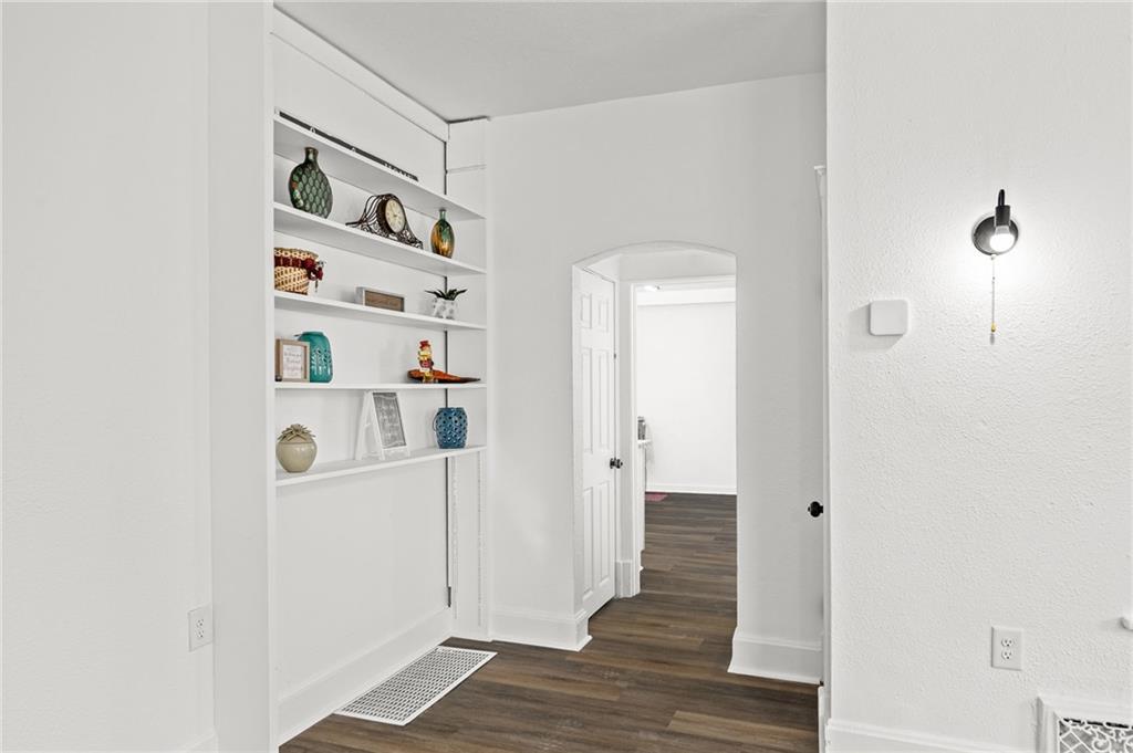 2611 Renick Street Property Photo 9
