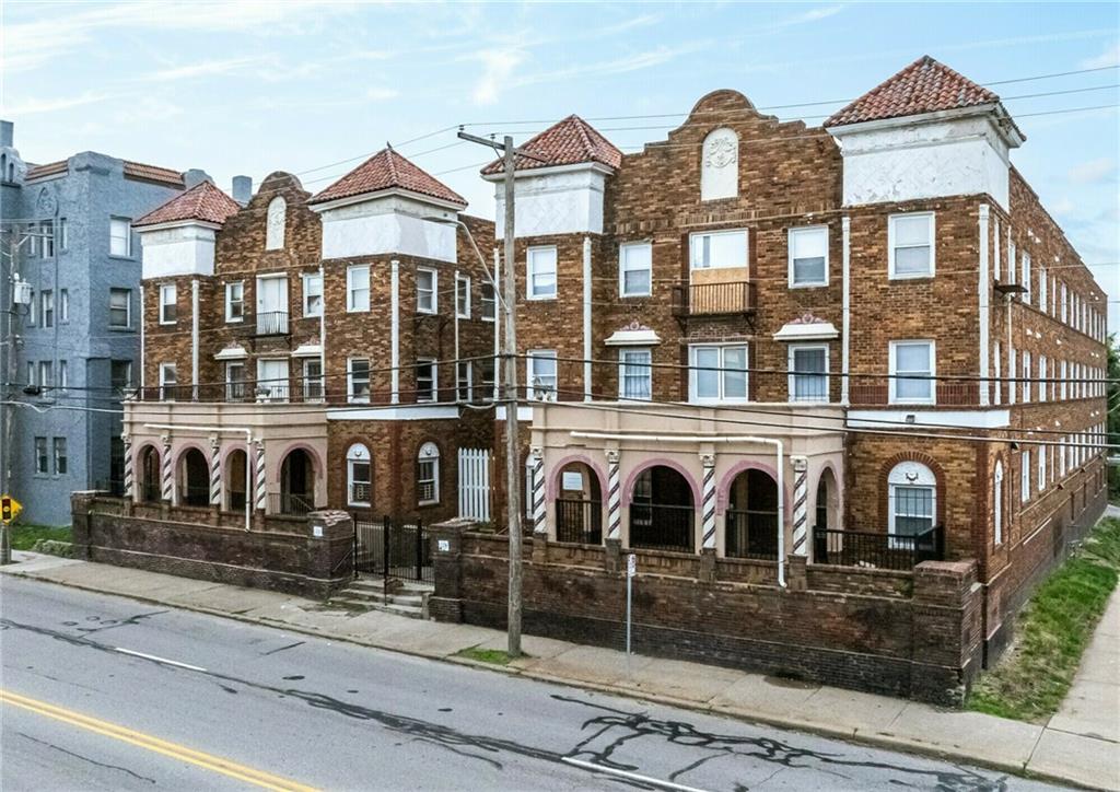 115 W 39th Street Property Photo 1