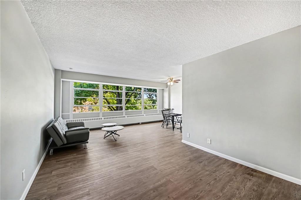 333 W Meyer Boulevard Property Photo 9