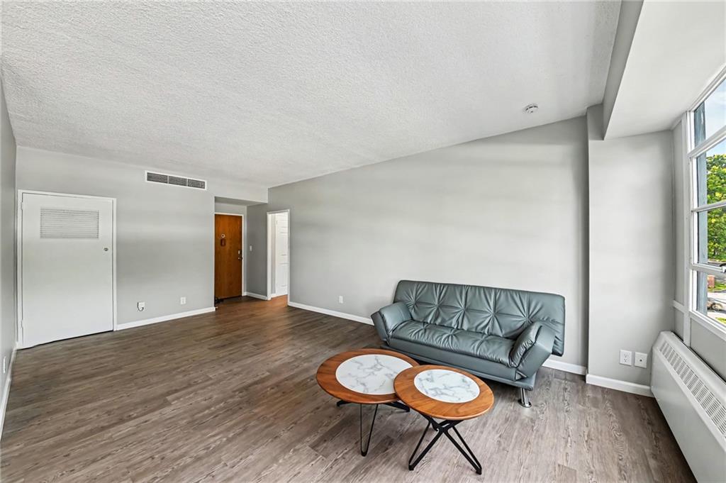 333 W Meyer Boulevard Property Photo 10