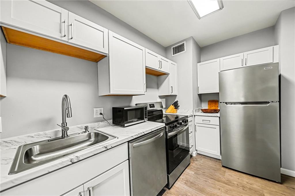 333 W Meyer Boulevard Property Photo 15