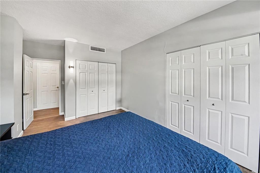 333 W Meyer Boulevard Property Photo 20