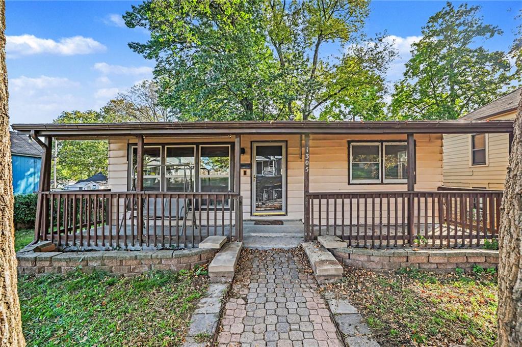1305 S 40th Street Property Photo 2