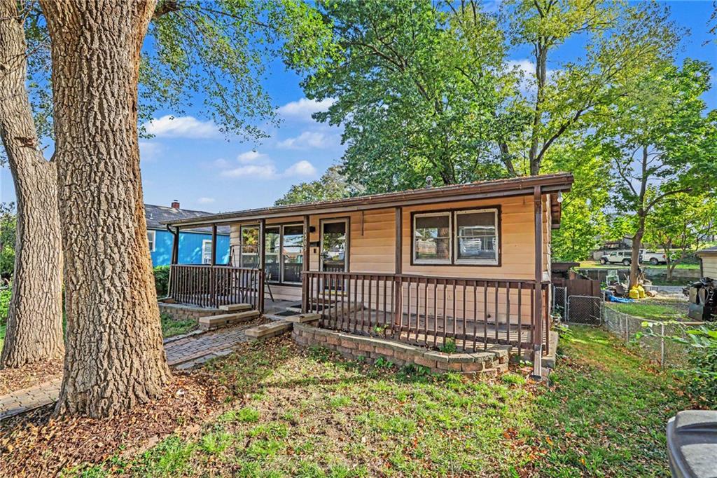1305 S 40th Street Property Photo 3