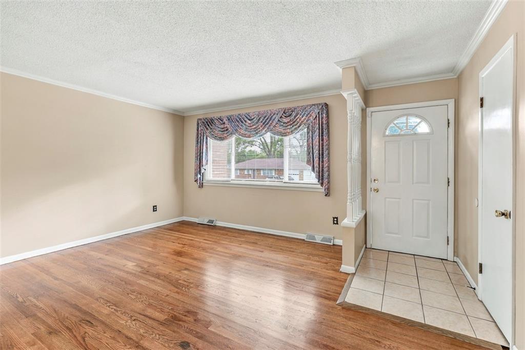 8914 Park Street Property Photo 5