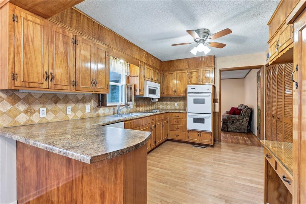 8914 Park Street Property Photo 11