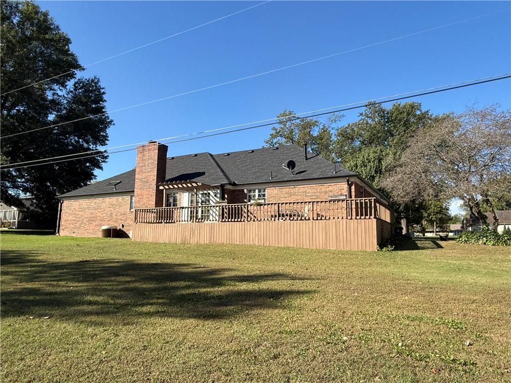 2604 Country Club Circle Property Photo 4