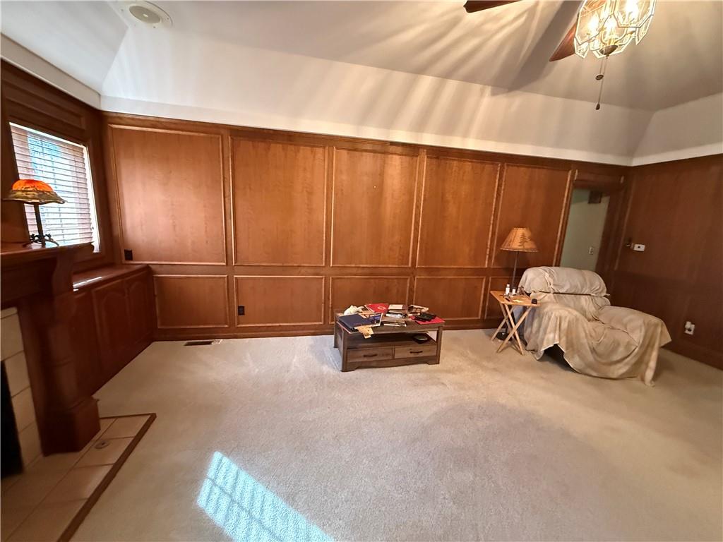2604 Country Club Circle Property Photo 13