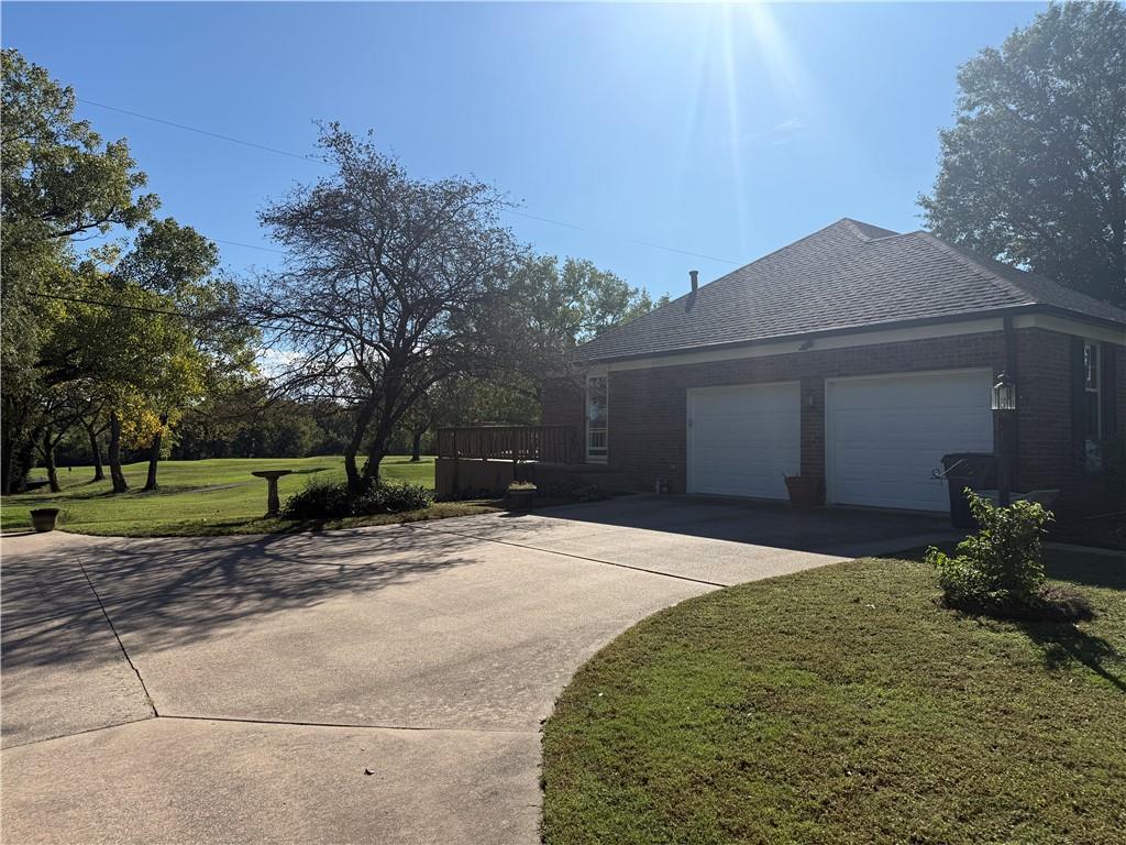 2604 Country Club Circle Property Photo 28
