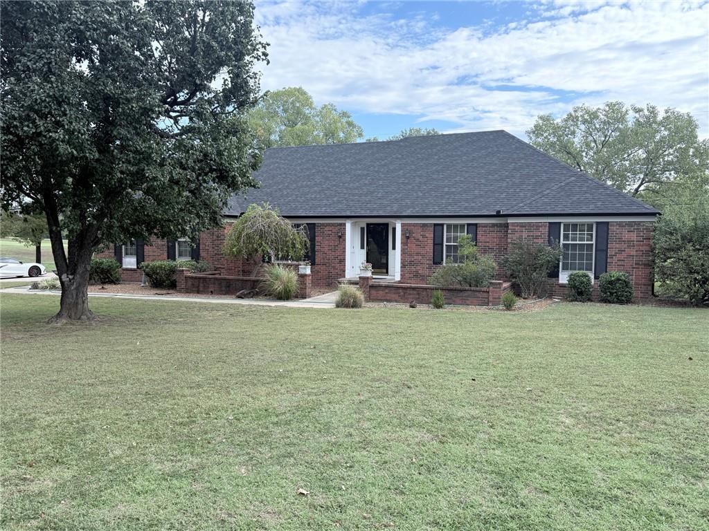 2604 Country Club Circle Property Photo 32