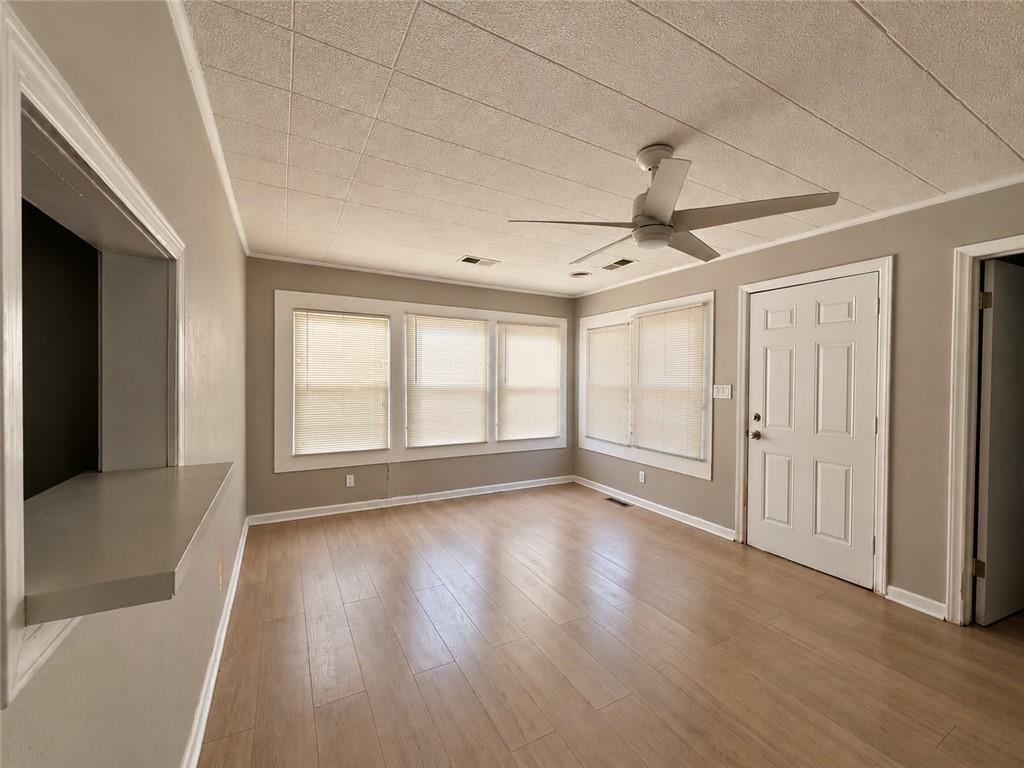 3118 Spruce Avenue Property Photo 3