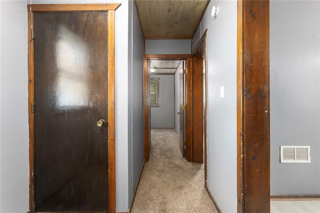 724 Seneca Street Property Photo 3