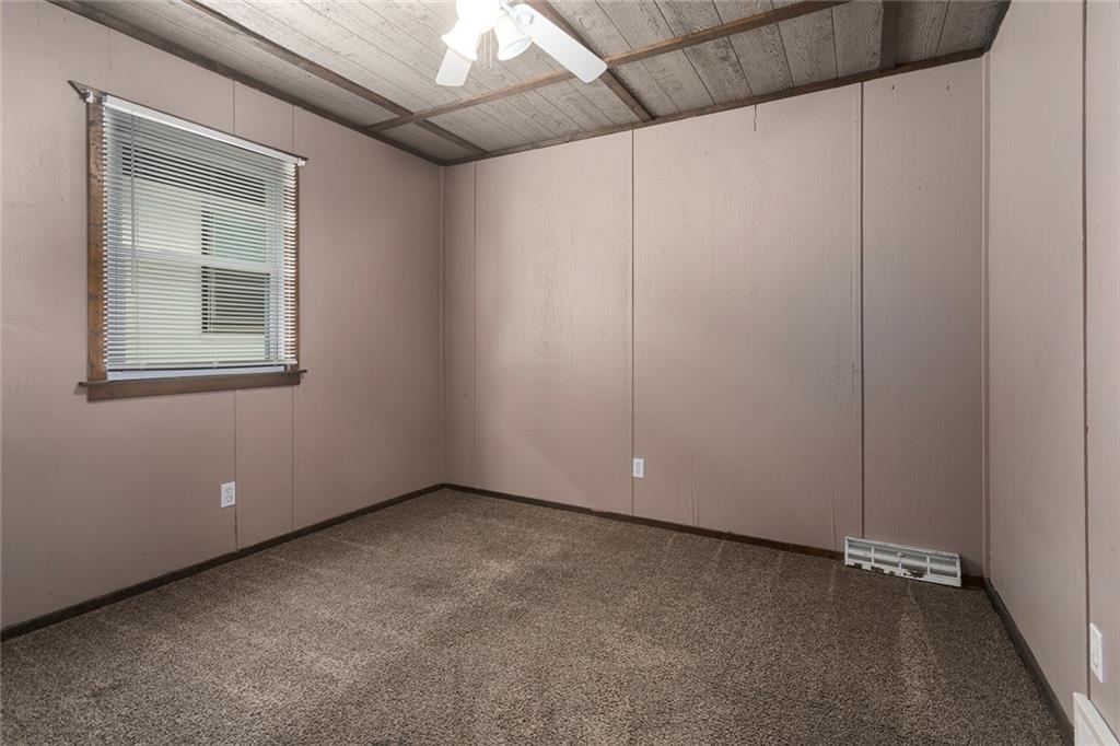 724 Seneca Street Property Photo 14