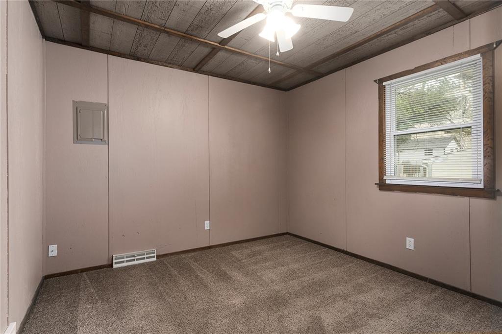 724 Seneca Street Property Photo 16