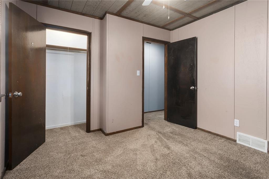 724 Seneca Street Property Photo 17