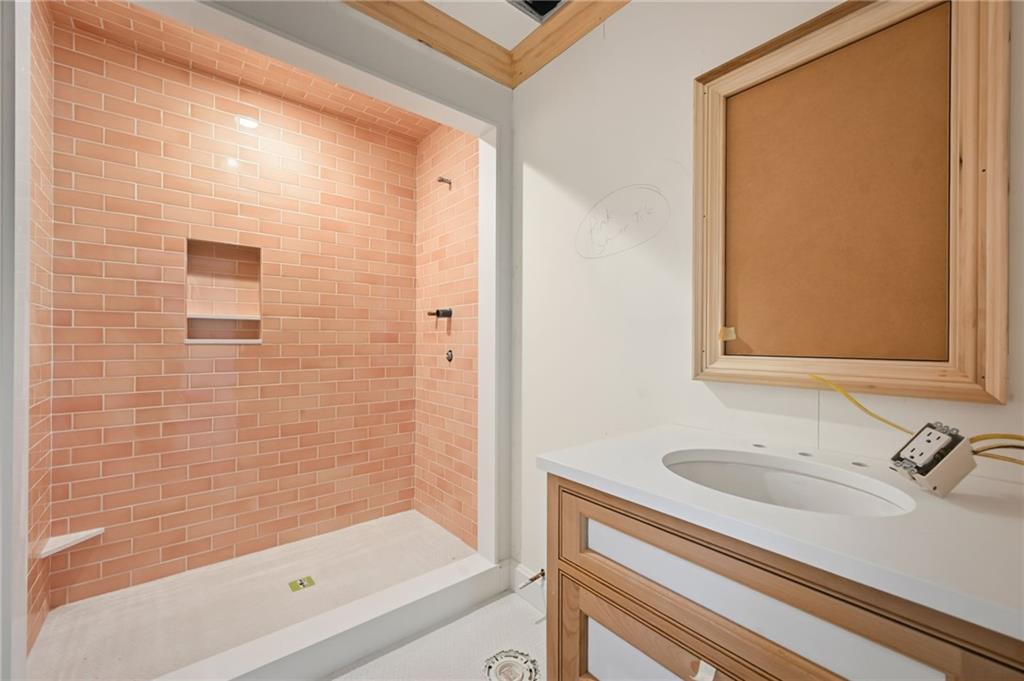 6632 Wenonga Road Property Photo 25