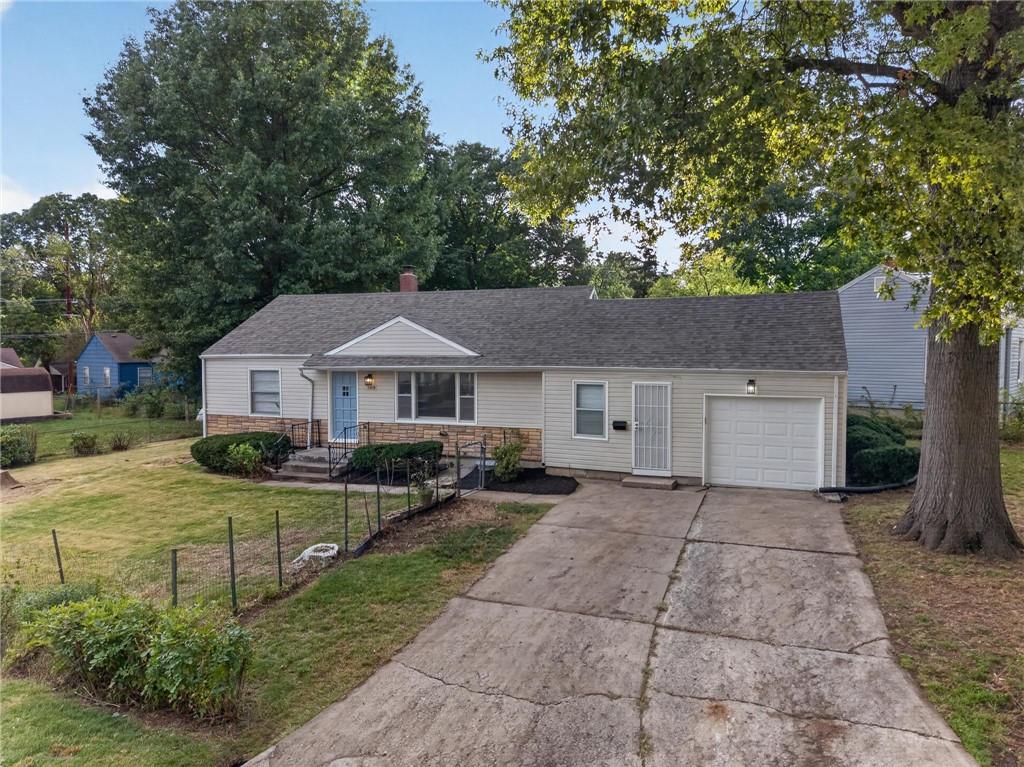 3418 S Home Avenue Property Photo 1