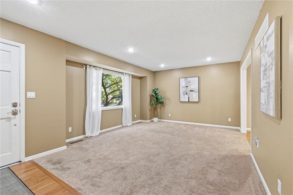 1819 S Stagecoach Drive Property Photo 6