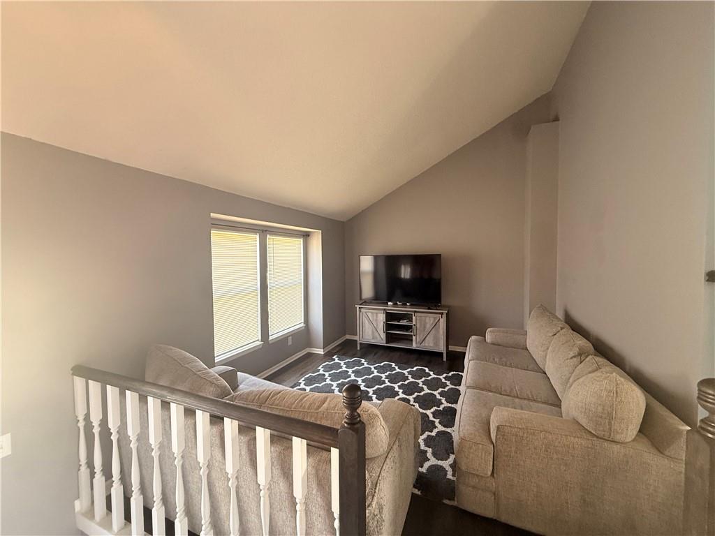 905 Village Street Property Photo 4