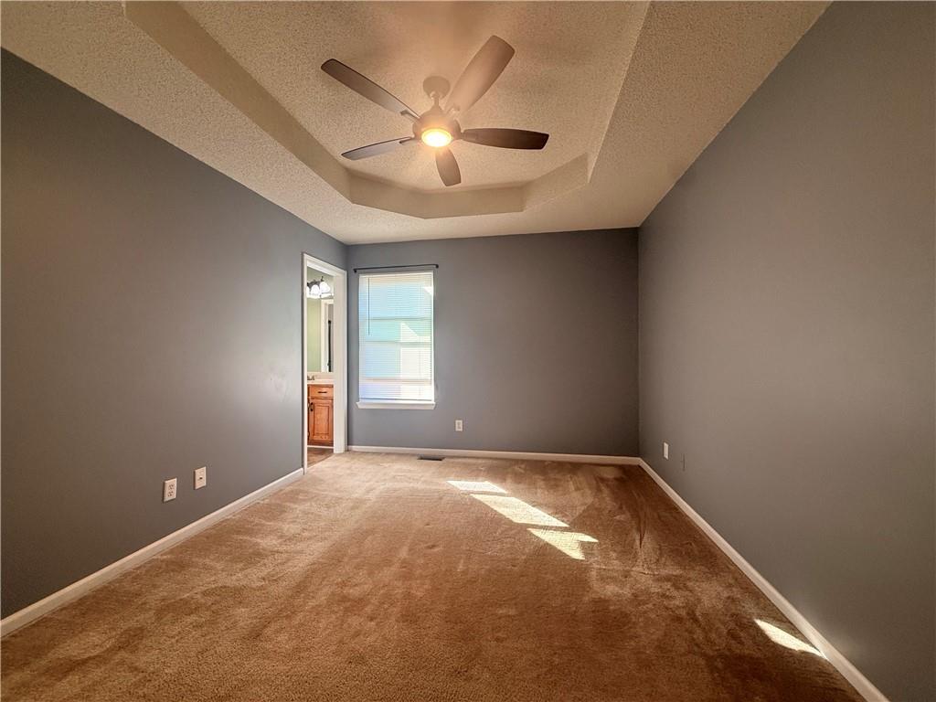 905 Village Street Property Photo 11