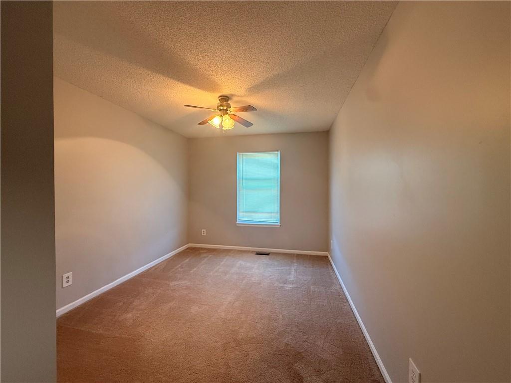 905 Village Street Property Photo 14