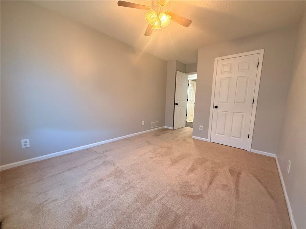 905 Village Street Property Photo 15