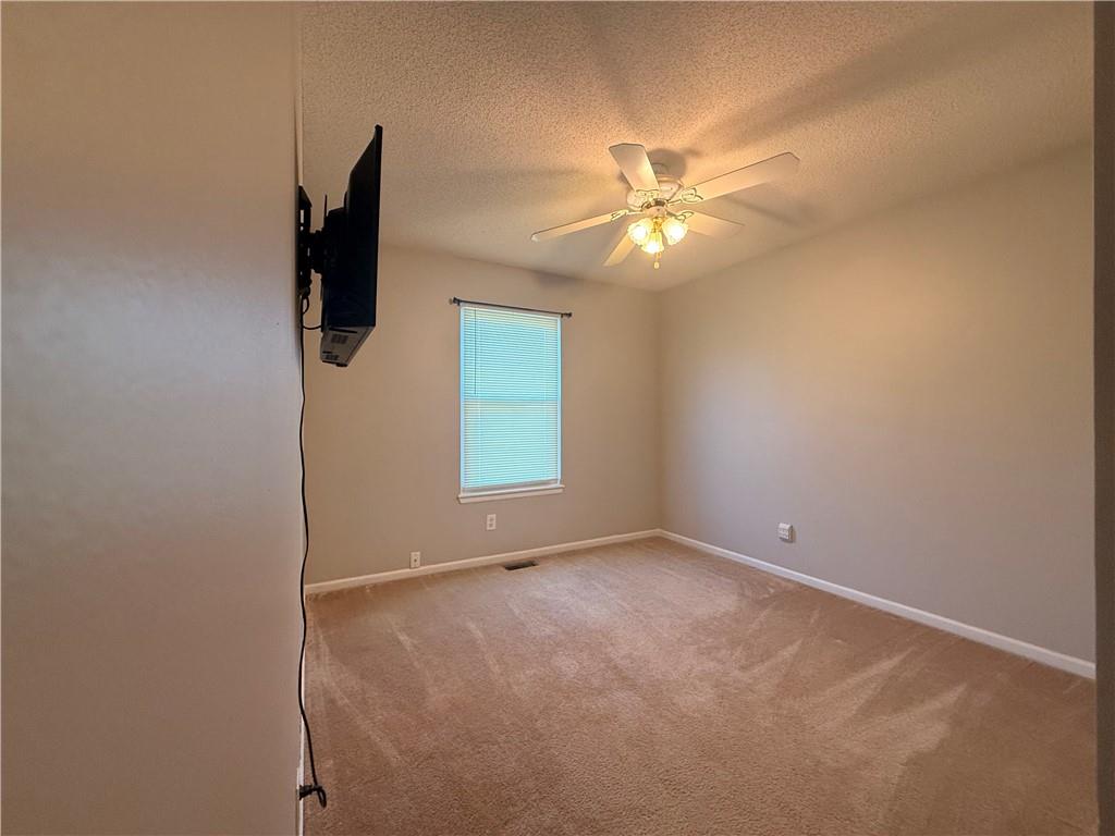 905 Village Street Property Photo 18