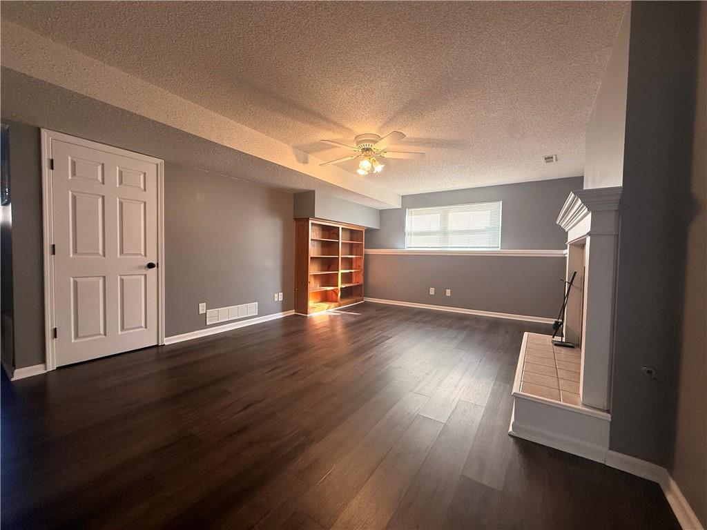 905 Village Street Property Photo 24
