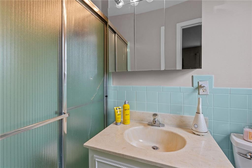 1005 W Main Street Property Photo 25