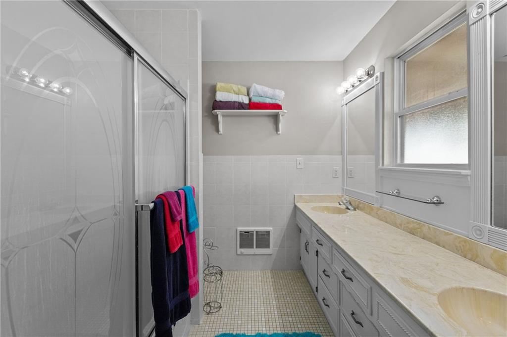 1005 W Main Street Property Photo 27