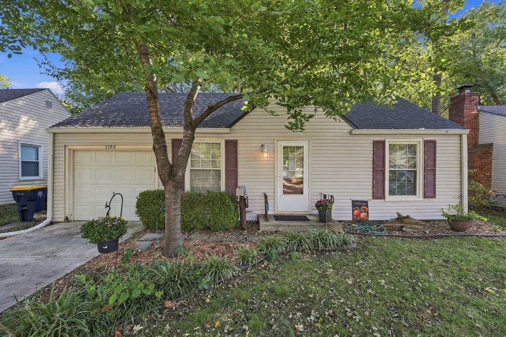 7709 Oak Street Property Photo 1