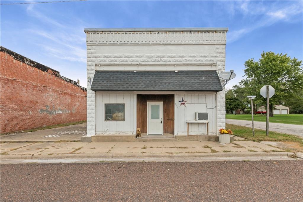 126 E Central Street Property Photo 1