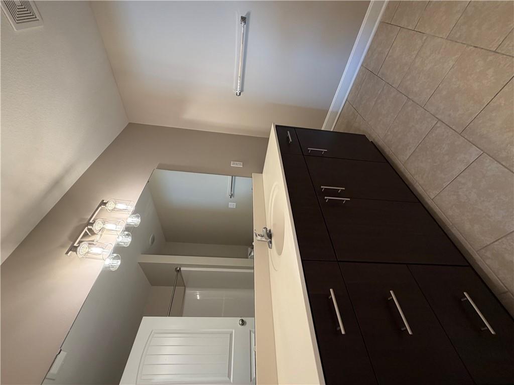 3503 Nw 93rd Street Property Photo 6