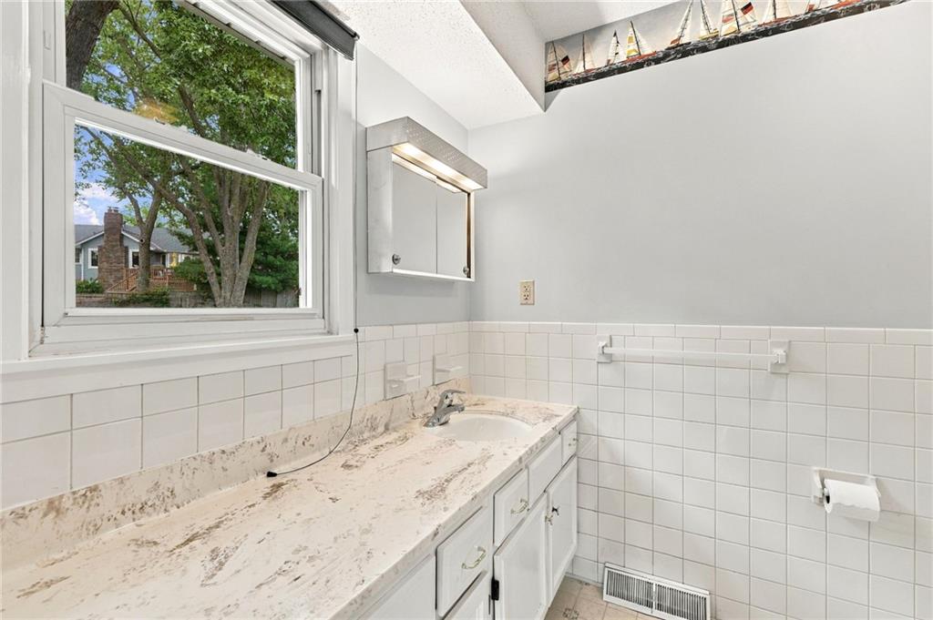 7724 Nw Eastside Drive Property Photo 36