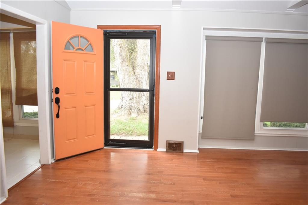 225 King Street Property Photo 6