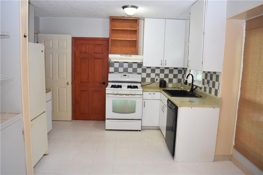 225 King Street Property Photo 12