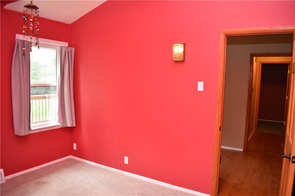 225 King Street Property Photo 15