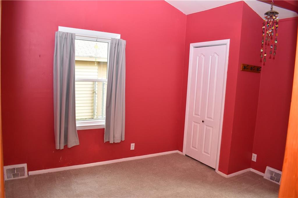 225 King Street Property Photo 16